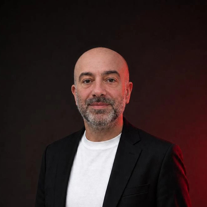 Quentin TOUSART | Multi-entrepreneur qui se rêvait chercheur, auteur de quatre livres